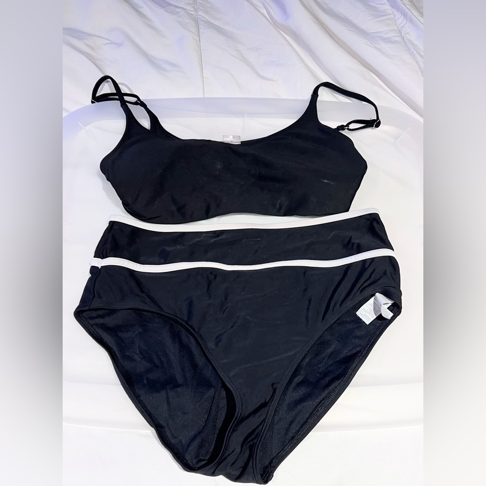 🌞 Bundle 3/$12 Old Navy Black High Rise Bikini with White Accents Size Medium